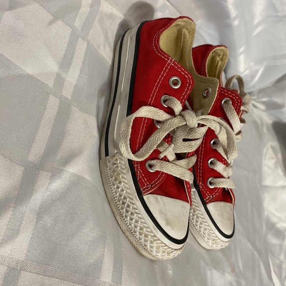 Kids Red Converse Sneakers Size 11 - Picture 2 of 5